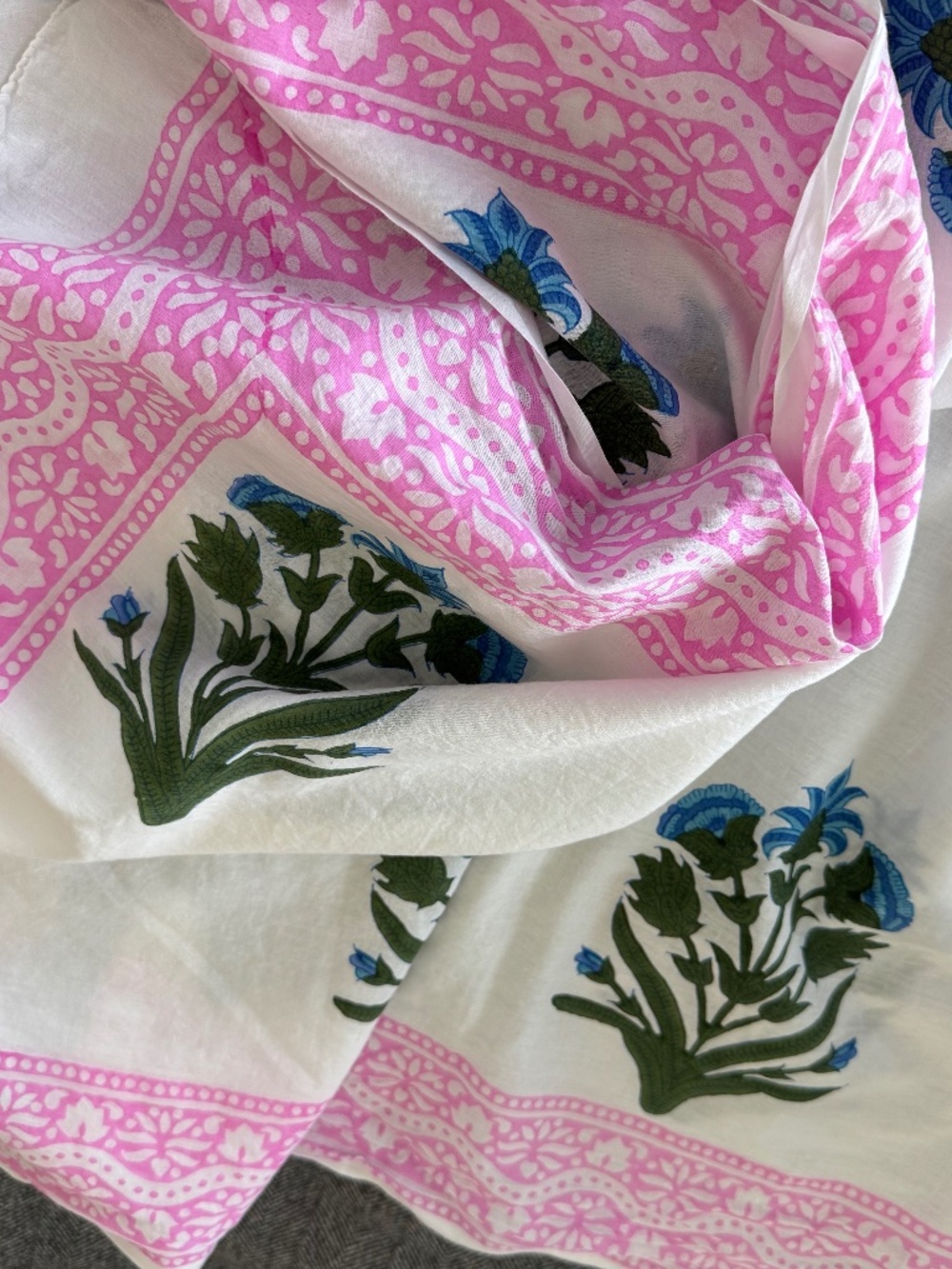 NWT, SZ BLOCKPRINTS, SARONG- PINK/CORNFLOWER BLUE